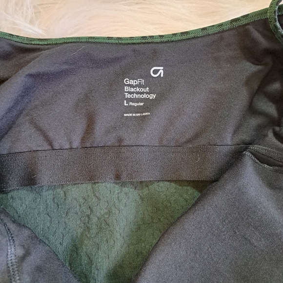 SALE. Gap cheetah sports top w/bra - Picture 8 of 10